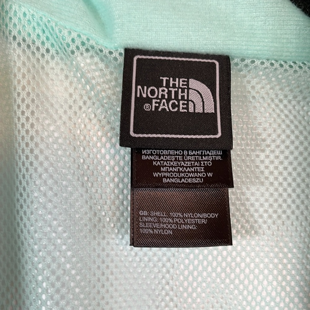 North Face rain jacket Size M - Picture 3 of 8